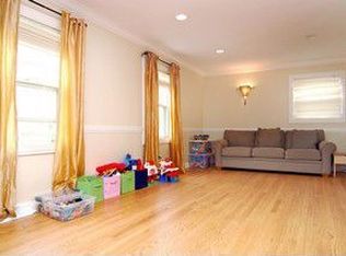 755 Westgate Rd, Deerfield, IL 60015