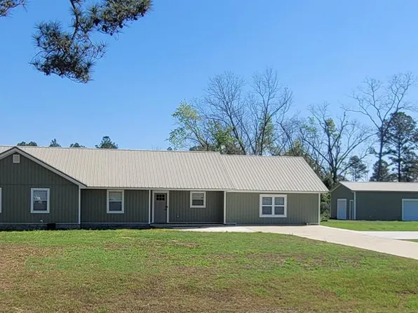 1409 Baymeadows Dr E, Douglas, GA 31535