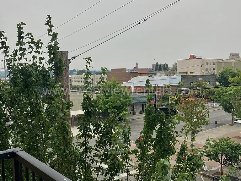 200 E Maple St — Photo 353
