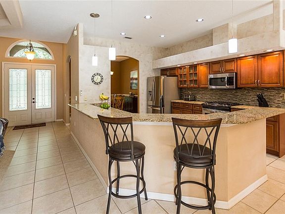 5th image of 4020 Valrico Grove Dr