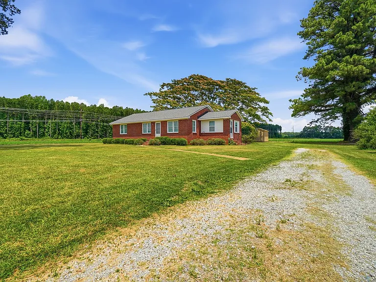 524 Benefit Rd — Photo 1
