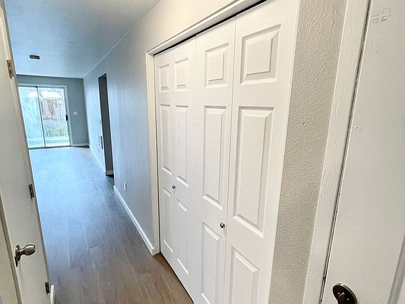 4th image of 853 N Driscoll Ln #101