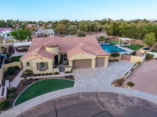 1566 E AQUARIUS Place, Chandler, AZ 85249