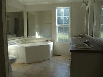 4th image of 506 Charlene Ct