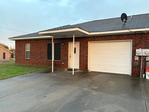 832 Hickory Dr #B, Lindale, TX 75771