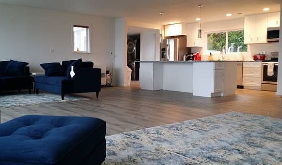 2nd image of 7201 Soundview Dr #A