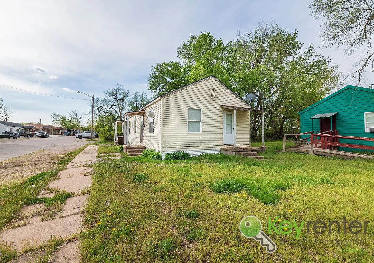 E Whitney Ln Duplex — Photo 3