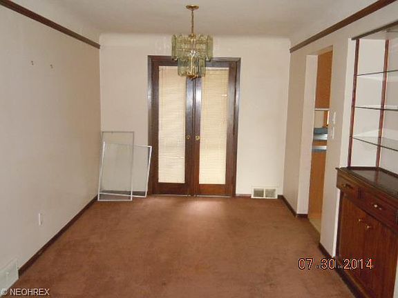 3rd image of 8683 Royalhaven Dr