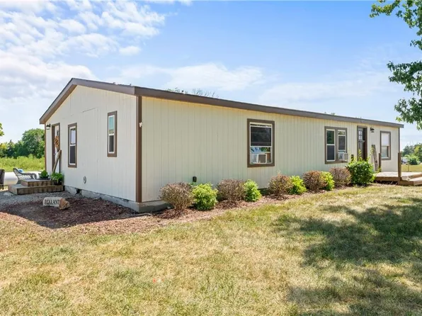 176 E 1575th Rd, Baldwin City, KS 66006
