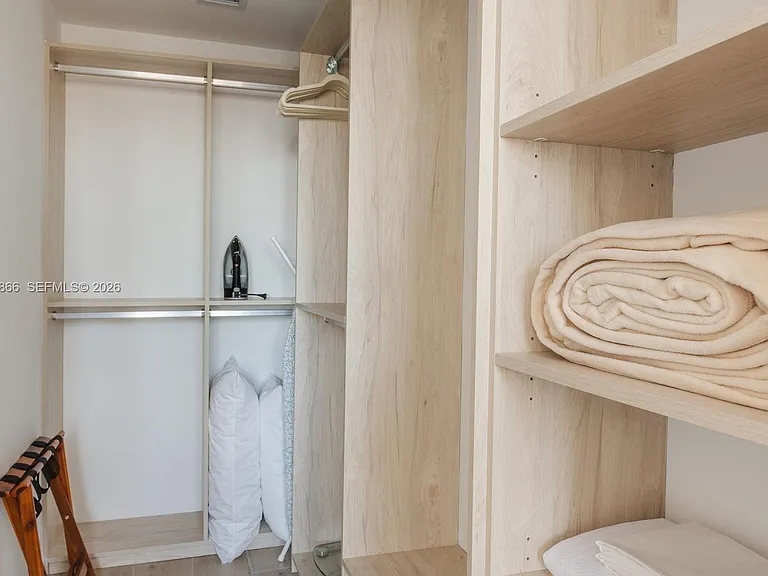 225 N Miami Ave #3203 — Photo 7