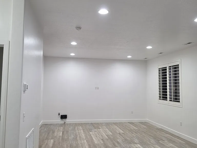 1684 W Parkview Dr — Photo 16