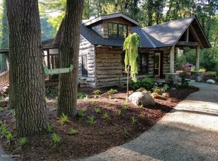 2377 Lakeshore Dr, Fennville, MI 49408