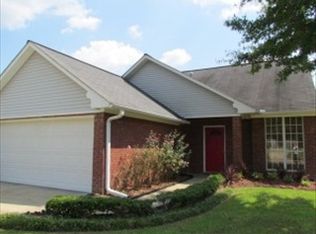 109A W Bound St, Starkville, MS 39759