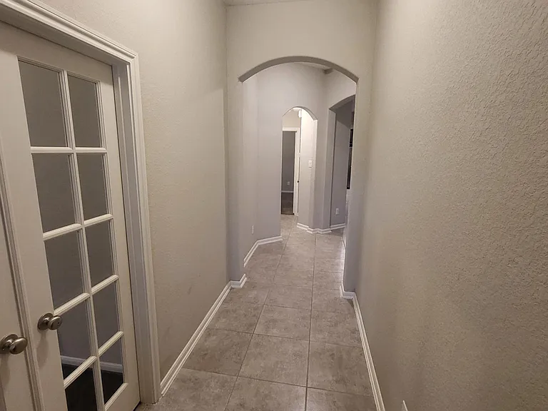 6411 Hunters Way Ln — Photo 3
