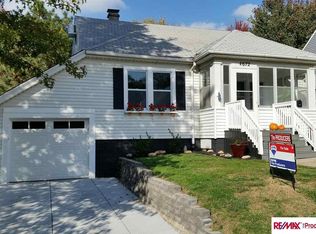 4672 Mason St, Omaha, NE 68106