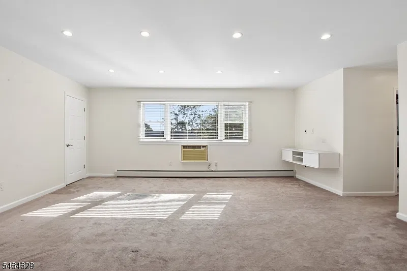 1 bed, 1.0 bath, $1,900 — Photo 2