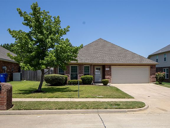 3rd image of 1613 Cowtown Dr