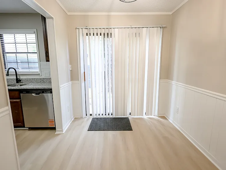 230 Adams St — Photo 9