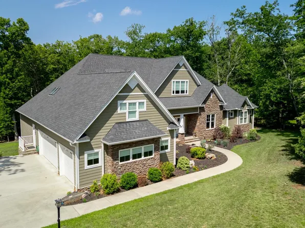 1205 Eyrie View Dr, Lynchburg, VA 24503