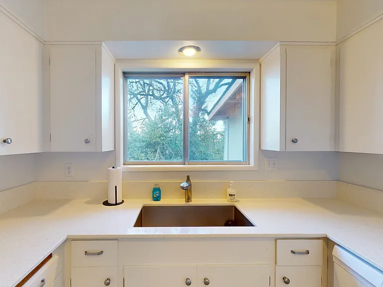 2145 Webb St — Photo 27