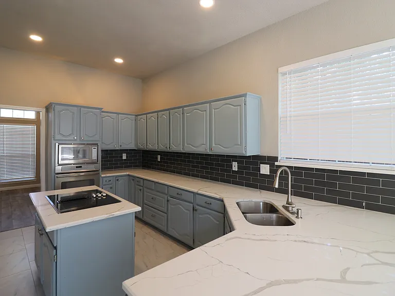 4606 Clay Dr — Photo 30