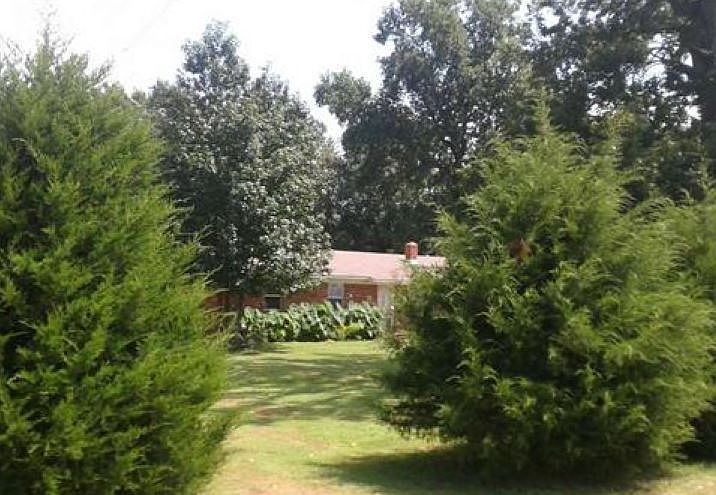2nd image of 1040 Horn Lake Rd S