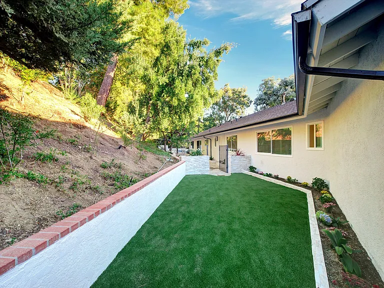 4732 Del Moreno Dr — Photo 39