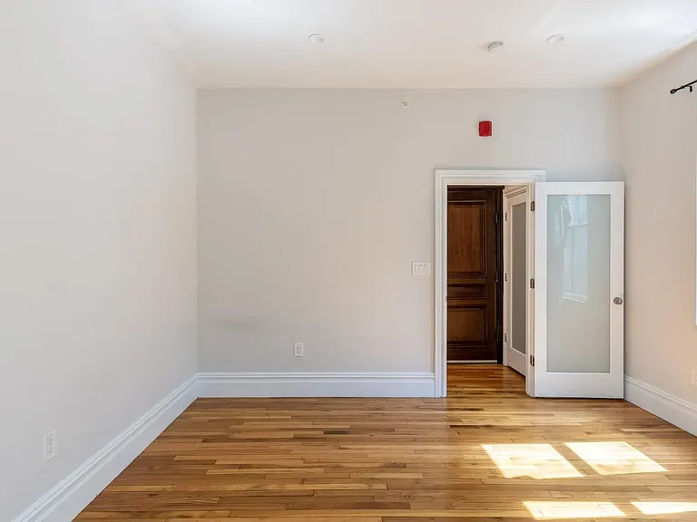 89 Cedar St #2L — Photo 16