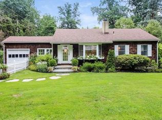 8 Morningside Dr, Ossining, NY 10562