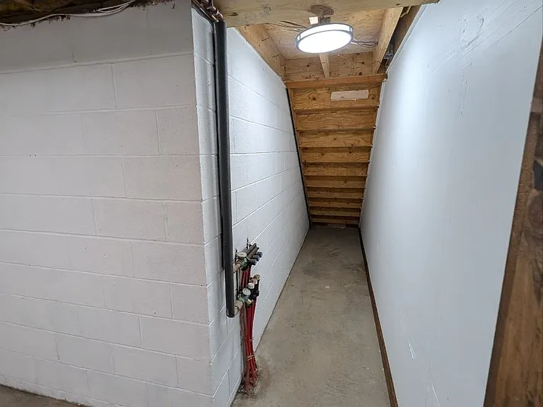 3582 Silvernail Rd — Photo 7