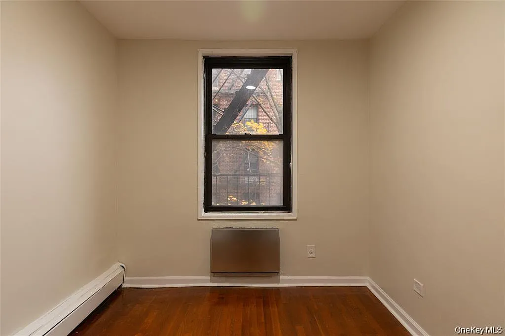 1275 East 51st Street — Photo 4
