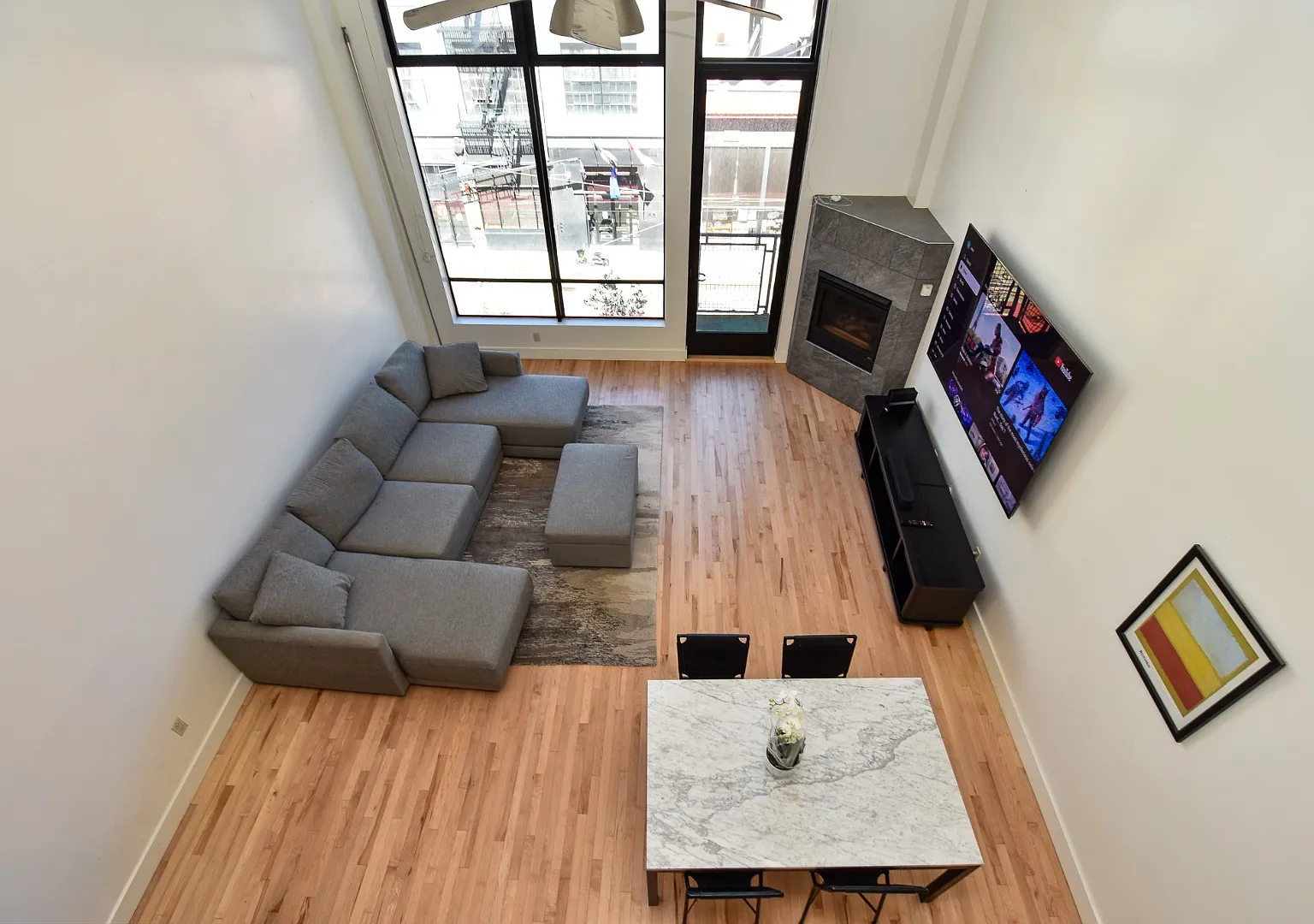 1 bed, 2.0 bath, 877 sqft, $4,695 — Photo 4