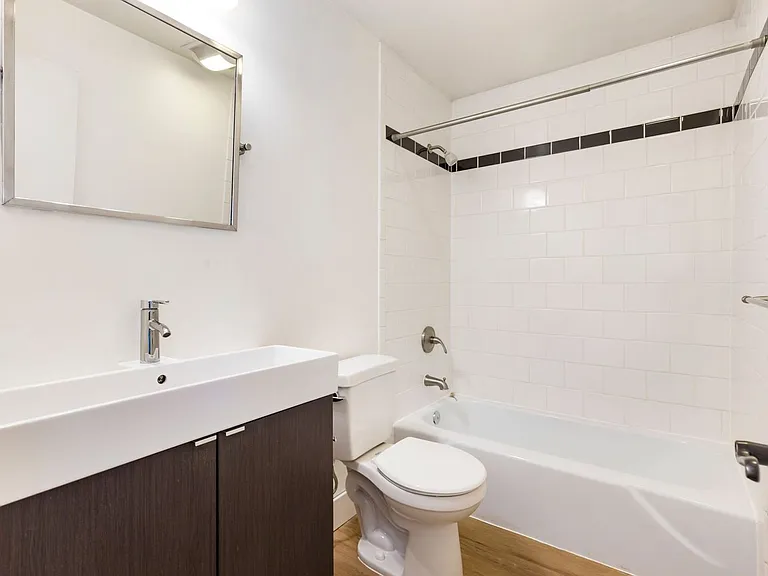1613 Summit Flats — Photo 8