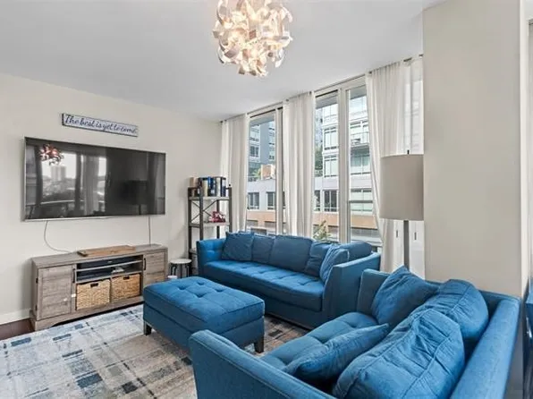 1200 Avenue At Port Imperial image 8 of 41