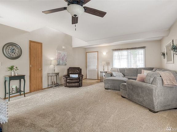 4th image of 17815 110th Street Ct E