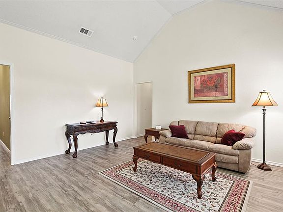 5th image of 1107 Sandy Creek Dr