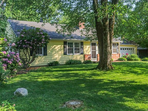 5th image of 17 Rosewood Ln
