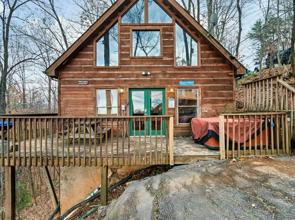 1027 Elm Cir, Sevierville, TN 37876