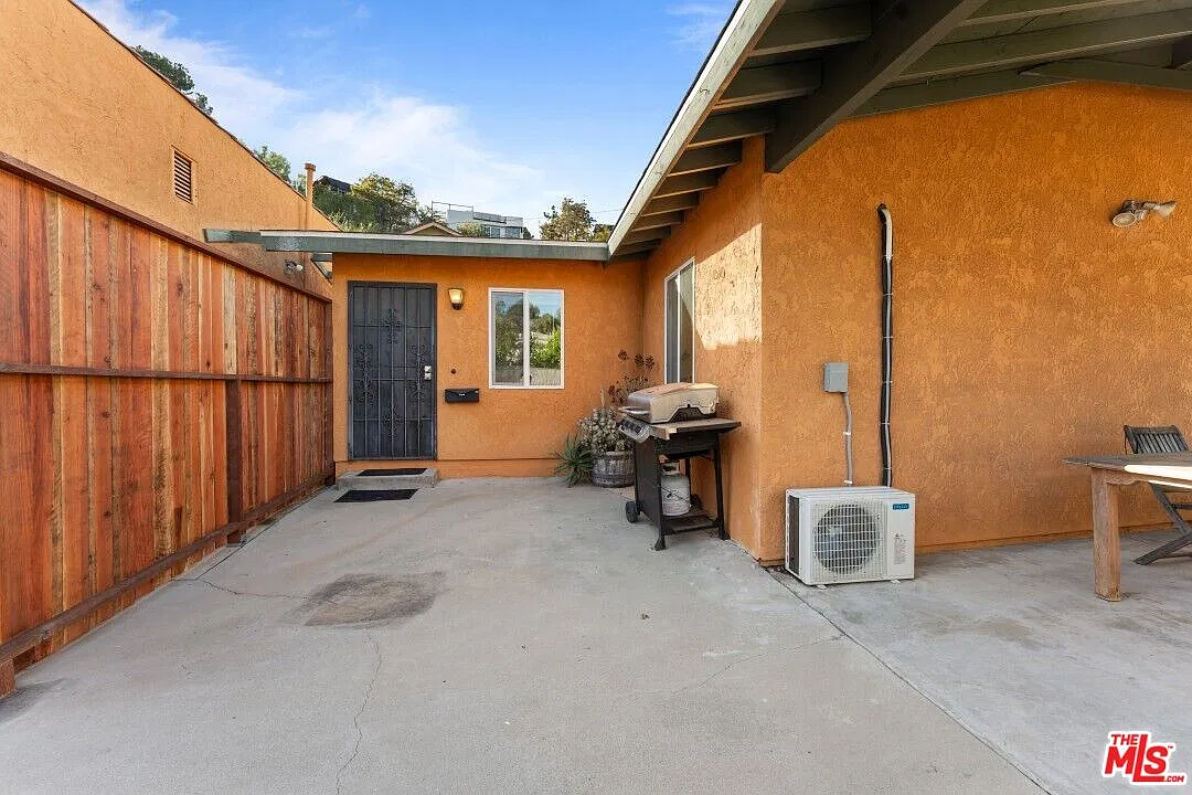 1 bed, 1.0 bath, 615 sqft, $3,250 — Photo 2