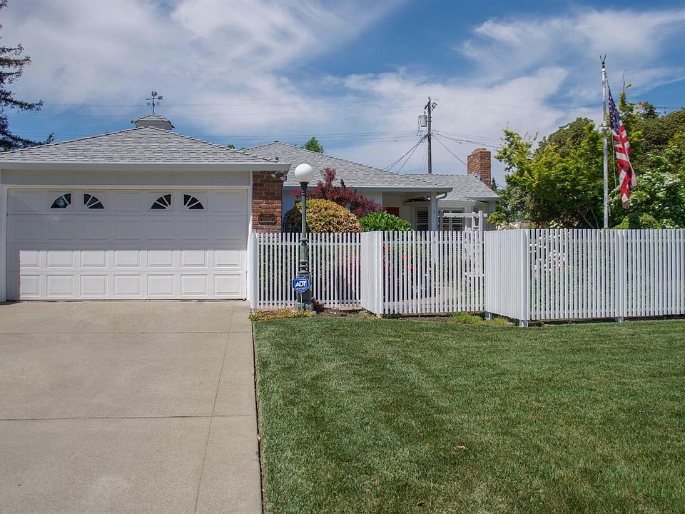 1st image of 1047 W Benjamin Holt Dr