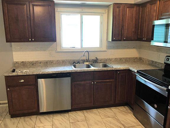 4th image of 7602 Charlotte St #7602