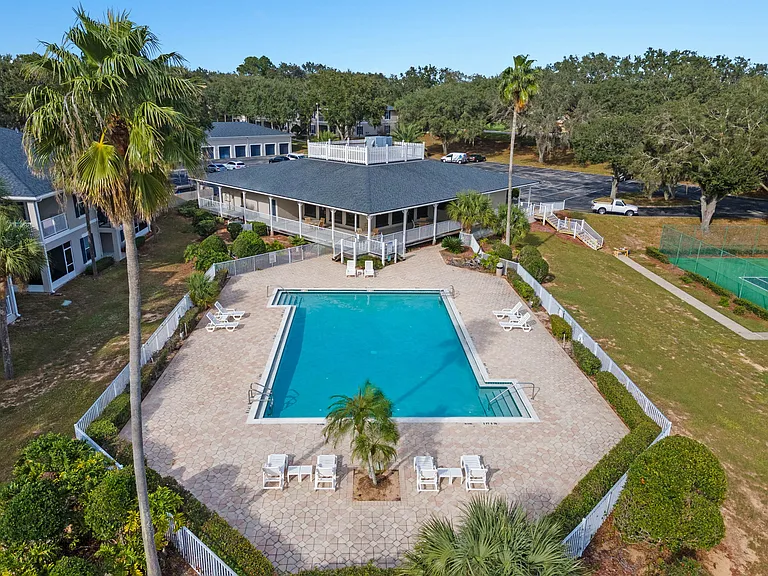 2472 Saint Augustine Blvd — Photo 35
