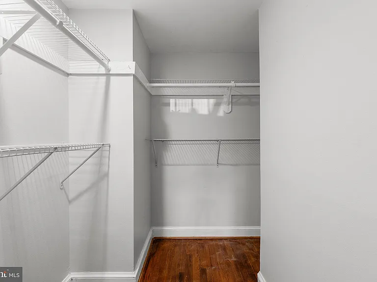 1722 Willard St NW #B — Photo 8