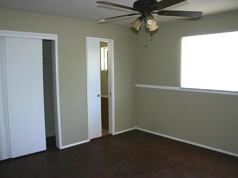 1422 E Blacklidge Dr — Photo 5