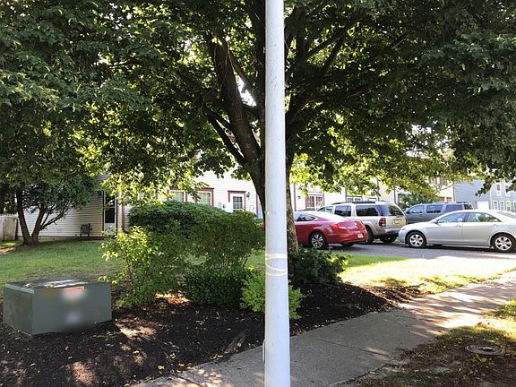 3rd image of 1346 Paris Ct