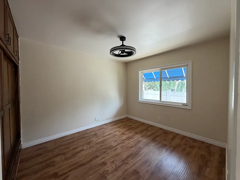 2642 Grand Ave — Photo 6