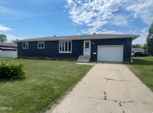 1011 4th Ave N, New Rockford, ND 58356
