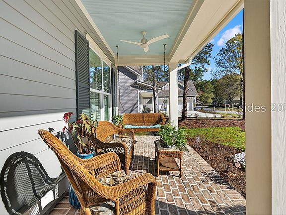 3rd image of 10 Dory Ct