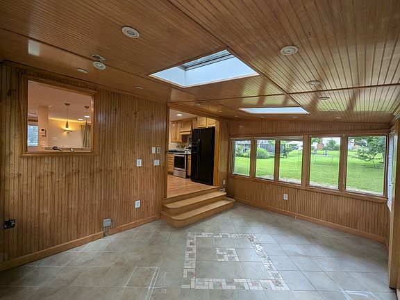 5th image of 6693 Buttonhole Ct