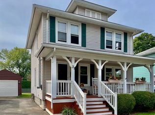 31 Charpentier Blvd, Chicopee, MA 01013